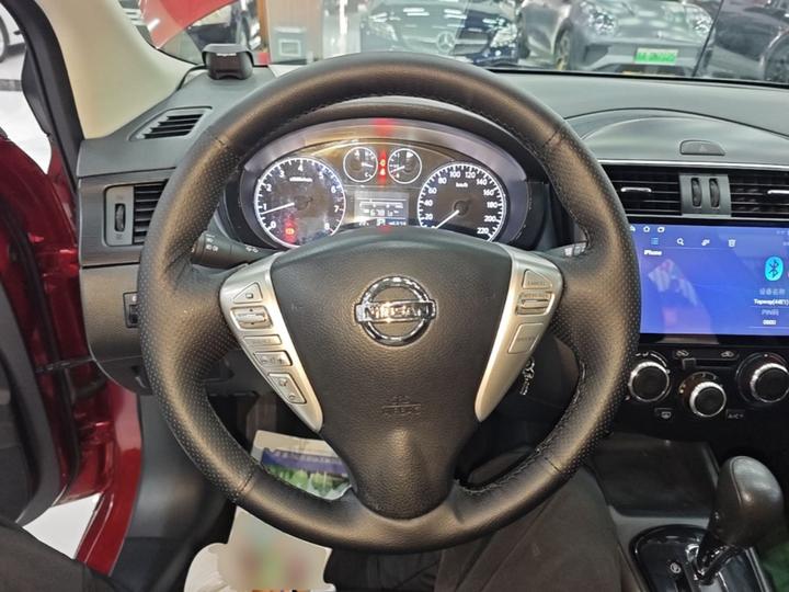 Tiida 2011 1.6L CVT Comfort photo 6