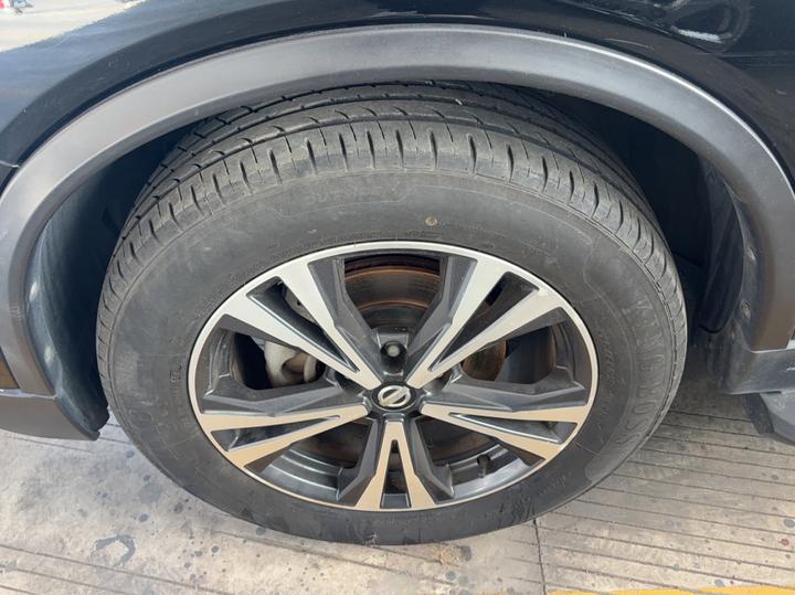 X-Trail 2017 2.5L CVT Luxury 4WD photo 2