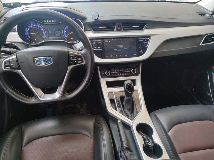 Vision 2018 1.5L AT photo 8