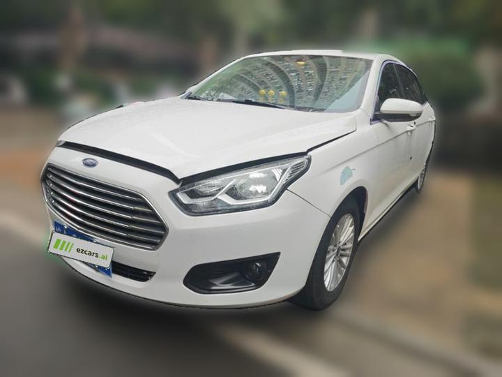 Escort 2015 1.5L MT Comfort