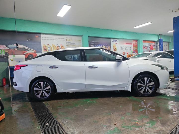 2016 1.6L CVT photo 3