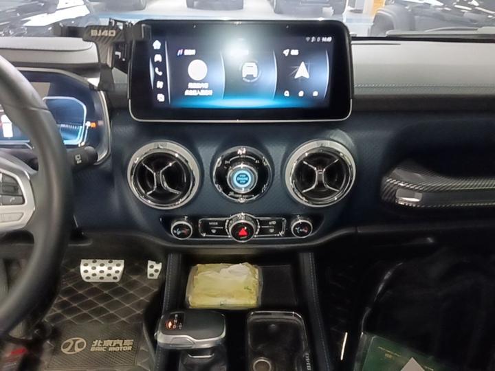BJ40 2024 2.0T 2020 Honor photo 8