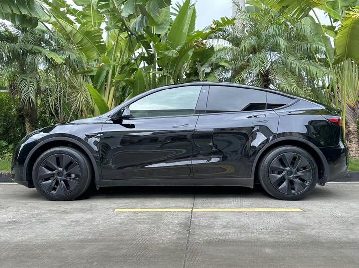 Model Y 2023 RWD photo 3