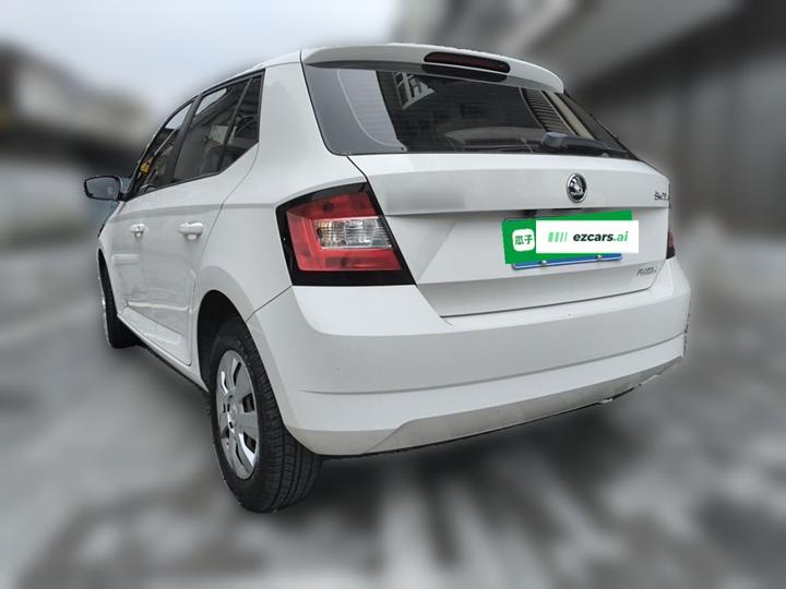 Fabia 2015 1.4L MT photo 4