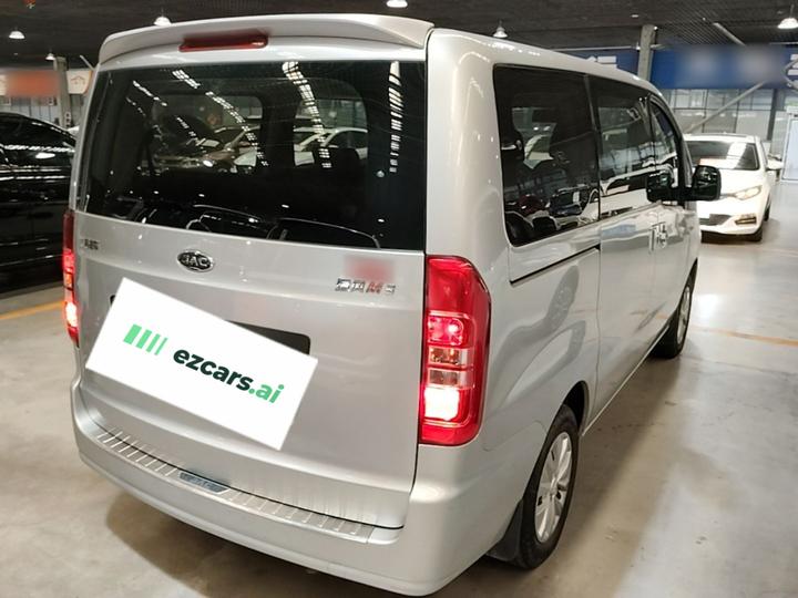 Refine M3 2018 1.6L 7-Seater photo 6