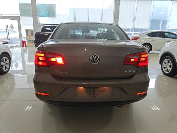 Bora 2015 1.6L MT Comfort photo 5