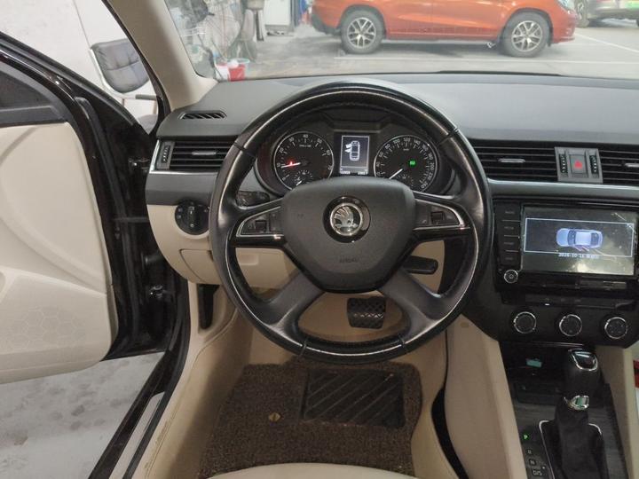 Octavia 2015 1.6L AT photo 7