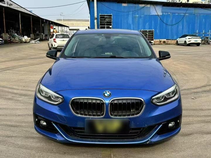 1 Series 2017 118i Sport photo 2