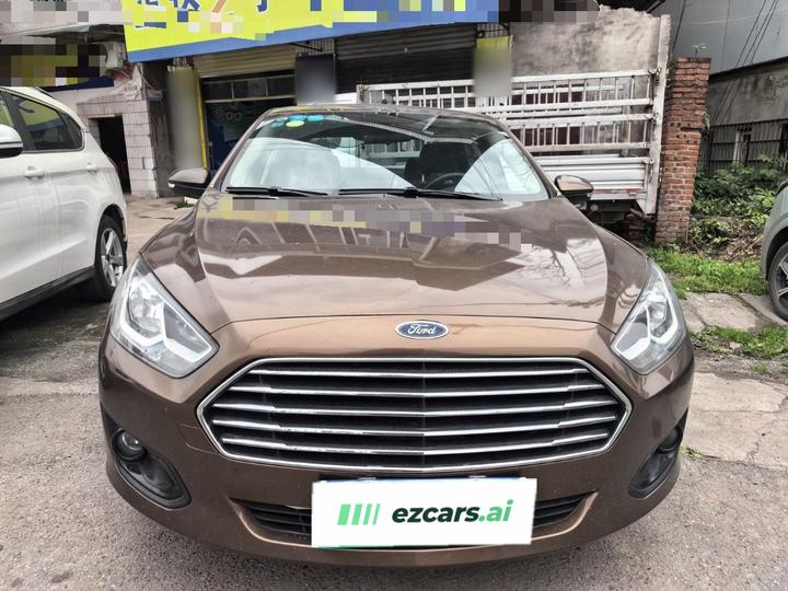 Escort 2015 1.5L MT Comfort photo 2