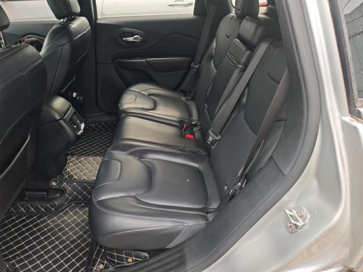 Cherokee 2016 2.0L photo 4