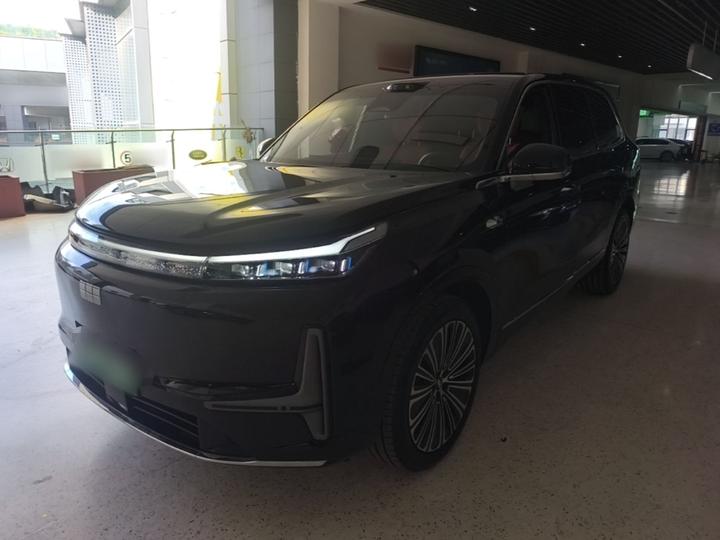 Galaxy M9 2025 210km AWD Pilot
