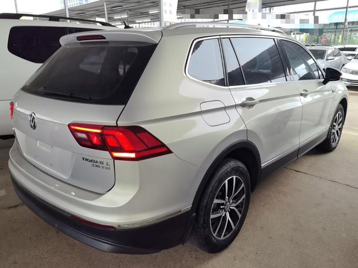 Tiguan L 2017 330TSI AT RWD Luxury photo 4