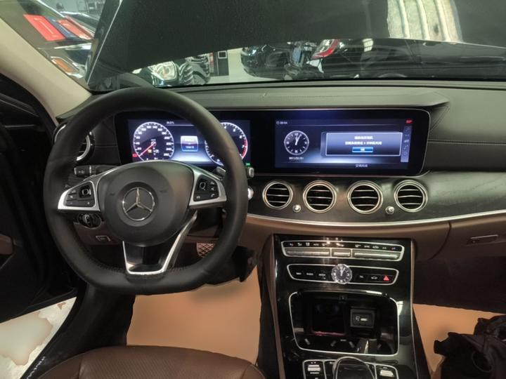 E-Class 2017 E 300 L Sport Luxury photo 5