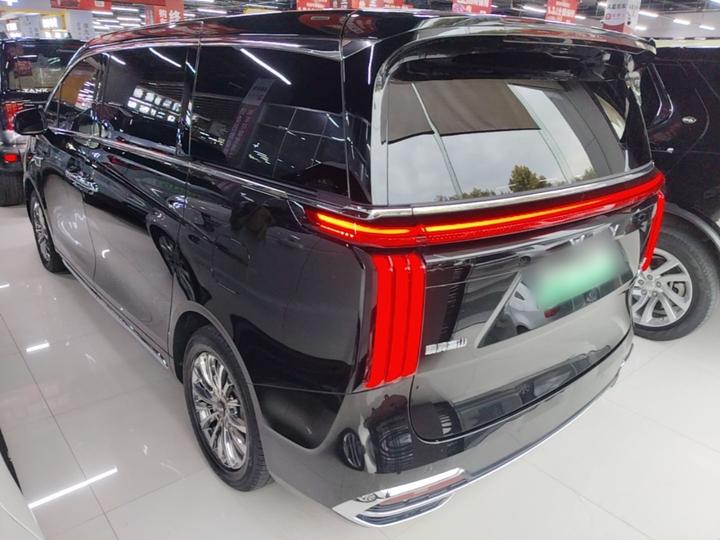 2023 AWD Flagship photo 4