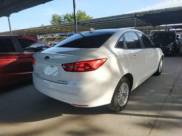 Escort 2017 Facelift 1.5L AT Comfort photo 6
