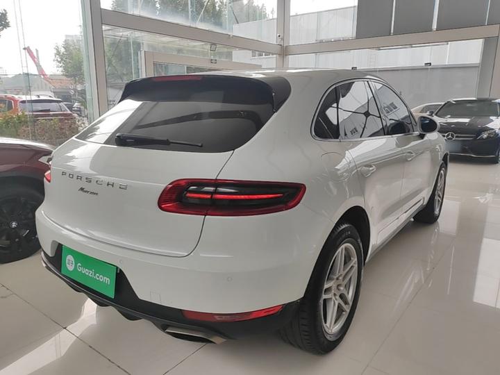 2017 Macan 2.0T photo 4