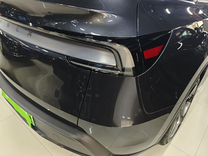 Model Y 2025 RWD photo 7