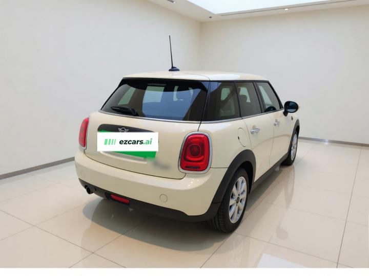 2020 1.5T ONE 5-Door photo 6