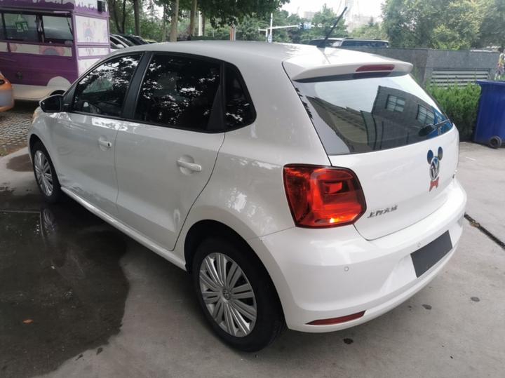 Polo 2016 1.6L AT Comfort photo 4