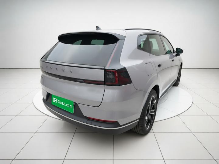 XC70 Hybrid 2026 RWD Long Range Core photo 6