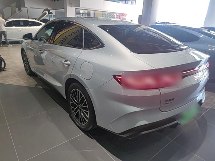 Qin L 2024 DM-i 120KM Excellence photo 4