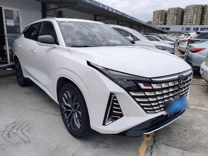 UNI-Z 2025 1.5T Premium photo 3