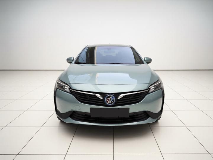 6 2022 PHEV Fashion photo 2