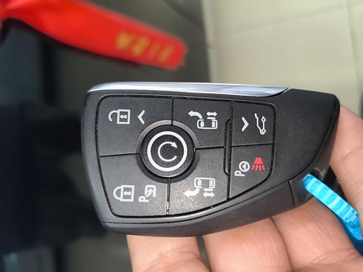 2023 2.0T 4-Seater photo 8
