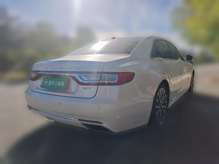 2017 2.0T RWD photo 4