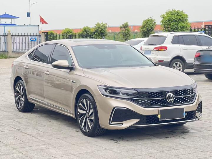 Passat 2022 330TSI Luxury photo 3