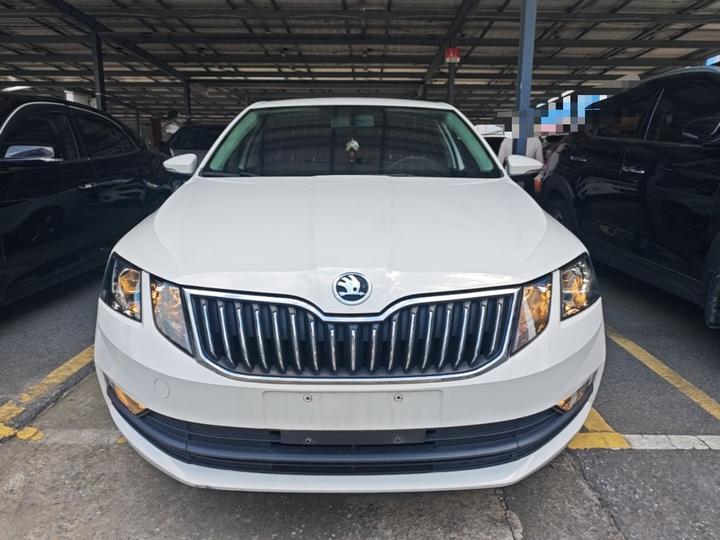 Octavia 2022 1.5L AT Comfort photo 2