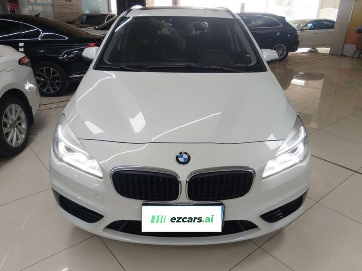2 Series Wagon 2016 218i Sport Design Package photo 2