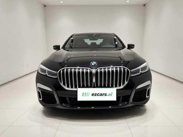 7 Series 2022 740Li Exclusive M Sport Package photo 2