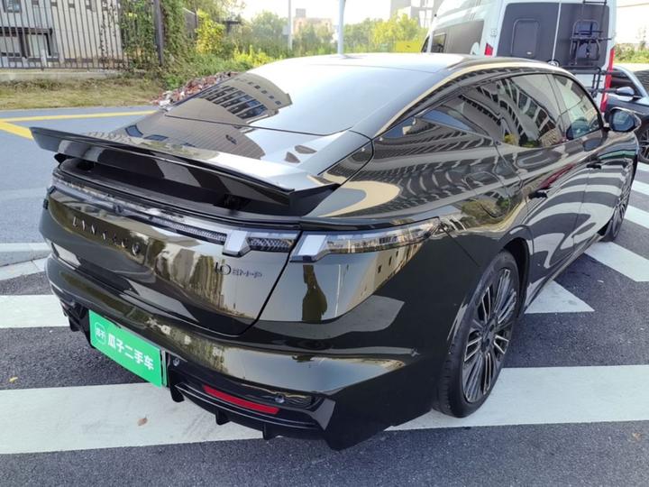 10 EM-P 2025 240 AWD Ultra Sport photo 6