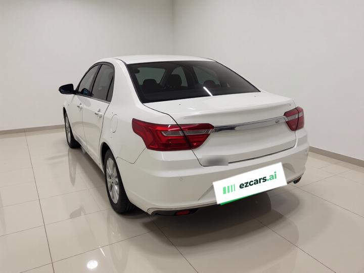Vision 2018 1.5L AT Premium photo 4