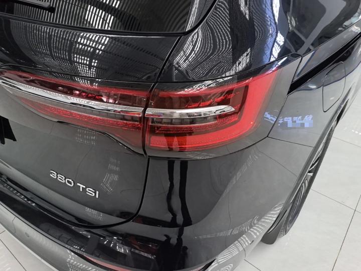 Viloran 2024 380TSI Premium photo 7