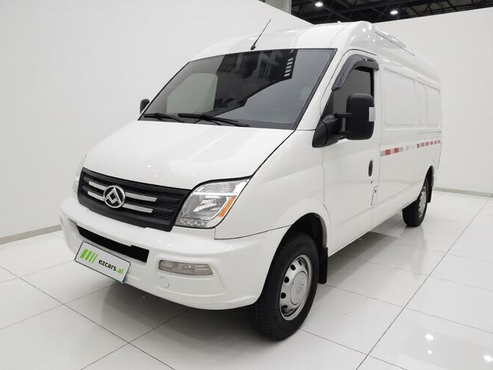 MAXUS V80 2023 2.0T MT Classic Long Wheelbase 3-Seater