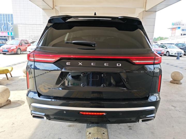 2023 400T AWD 7-Seater photo 5