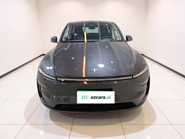 Model Y 2025 RWD photo 2