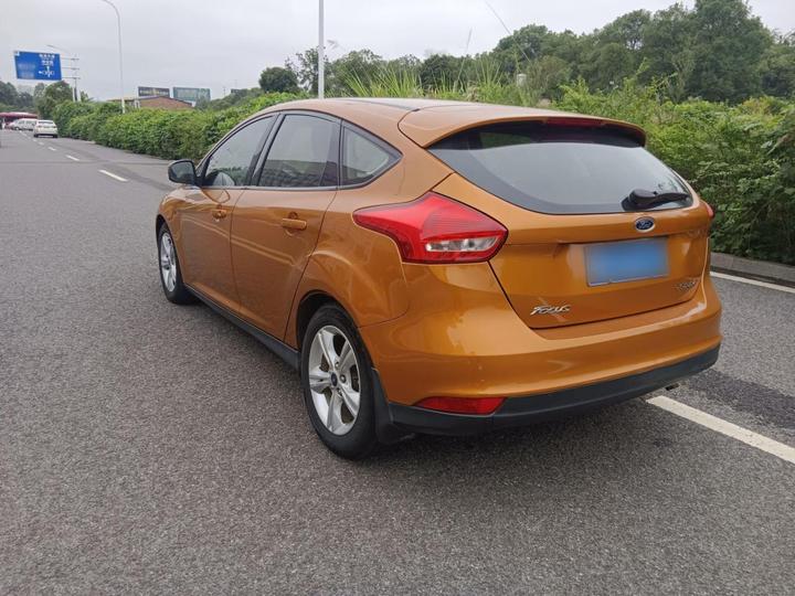 Focus 2015 Hatchback 1.6L AT Comfort photo 4