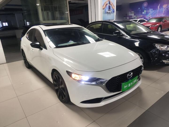 3 Axela 2023 2.0L AT photo 3