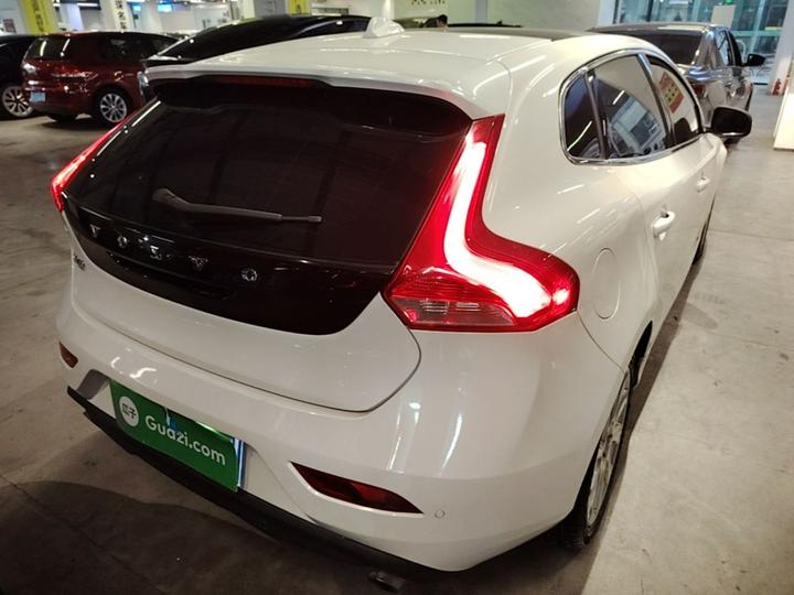 V40 2015 1.6T photo 6