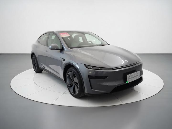 Model Y 2025 RWD Launch Edition photo 3