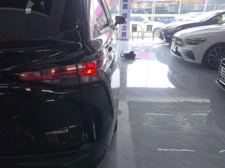 Granvia 2023 2.5L Hybrid Comfort photo 7