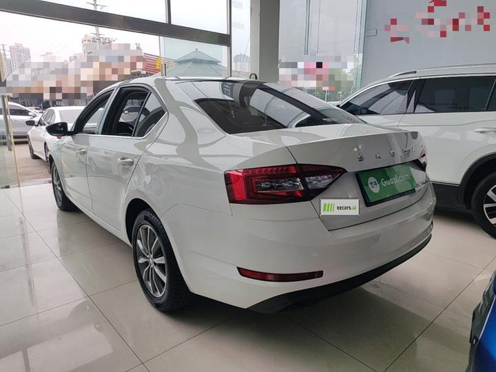 Octavia 2021 1.5L AT Comfort photo 4