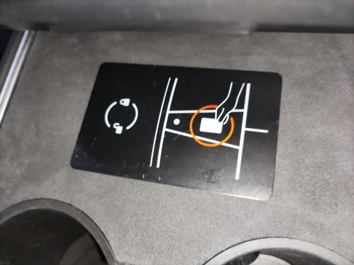 Model Y 2024 RWD photo 8