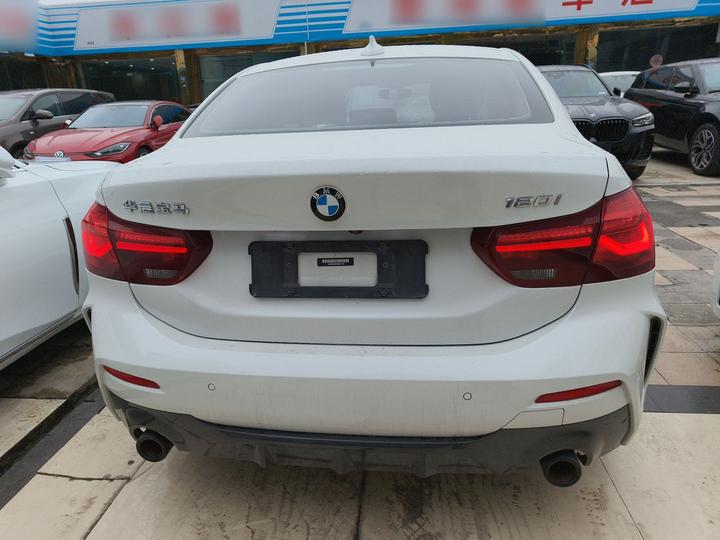 1 Series 2023 120i M Sport photo 4
