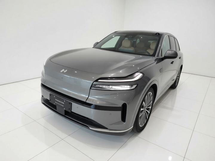 L90 2025 Ultra 6-Seater 60