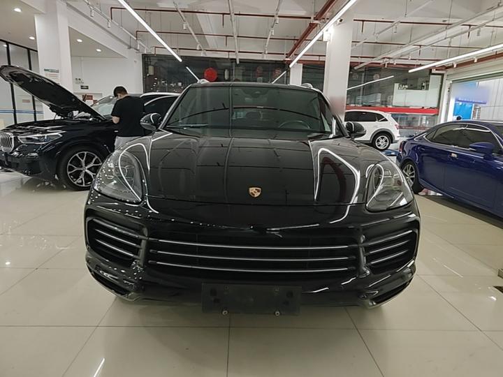 2018 Cayenne 3.0T photo 2