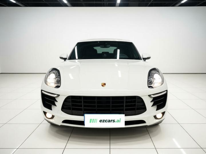 2017 Macan 2.0T photo 2